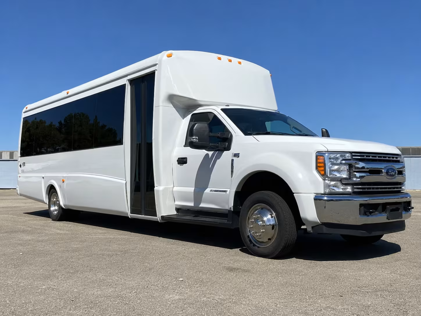 minibus and charter bus options for sparks airport groups