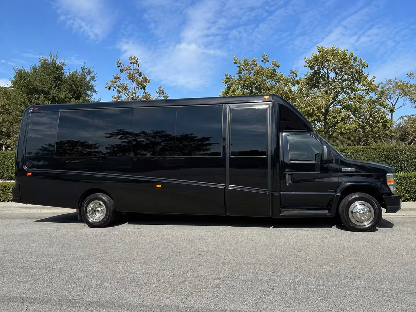 sparks 20 passenger minibus rental